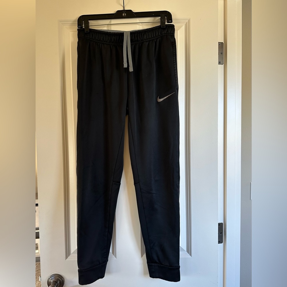 Women’s Nike Thermal Fit Athletic Pants Size Small